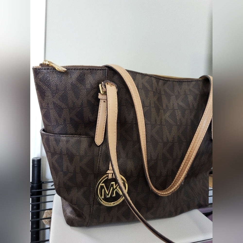 Michael Kors Tan and Brown Signature East West Tote with Monogram Design*used* - Picture 2 of 9